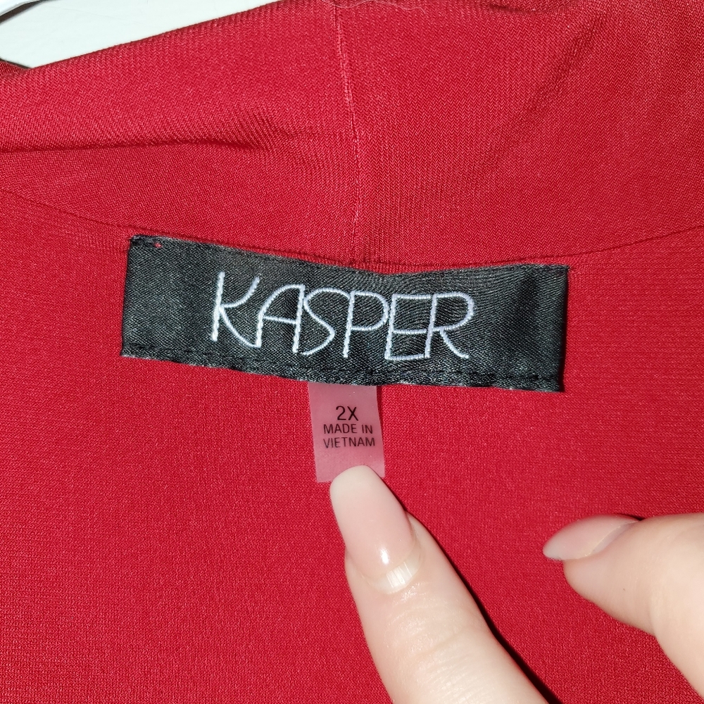 Kasper suit shell- Red, flattering cut shirt